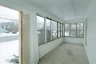3rd image of 866 Michigan Ave W