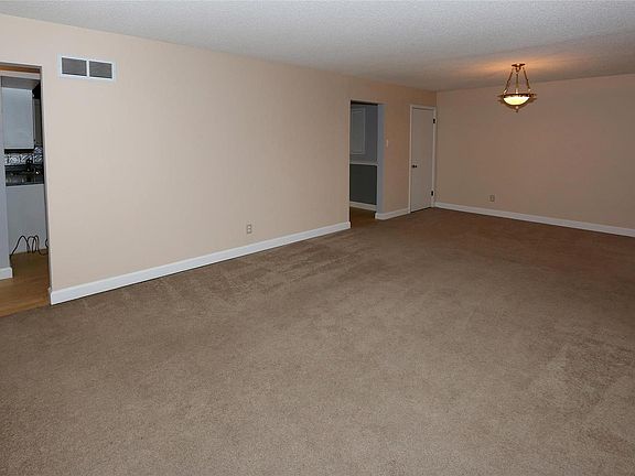 5th image of 10539 Crecelius Dr