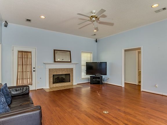 4th image of 2061 Cribbs Mill Ln
