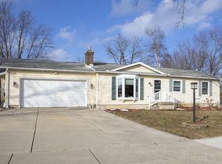 12 Simonson Blvd, Deerfield, WI 53531
