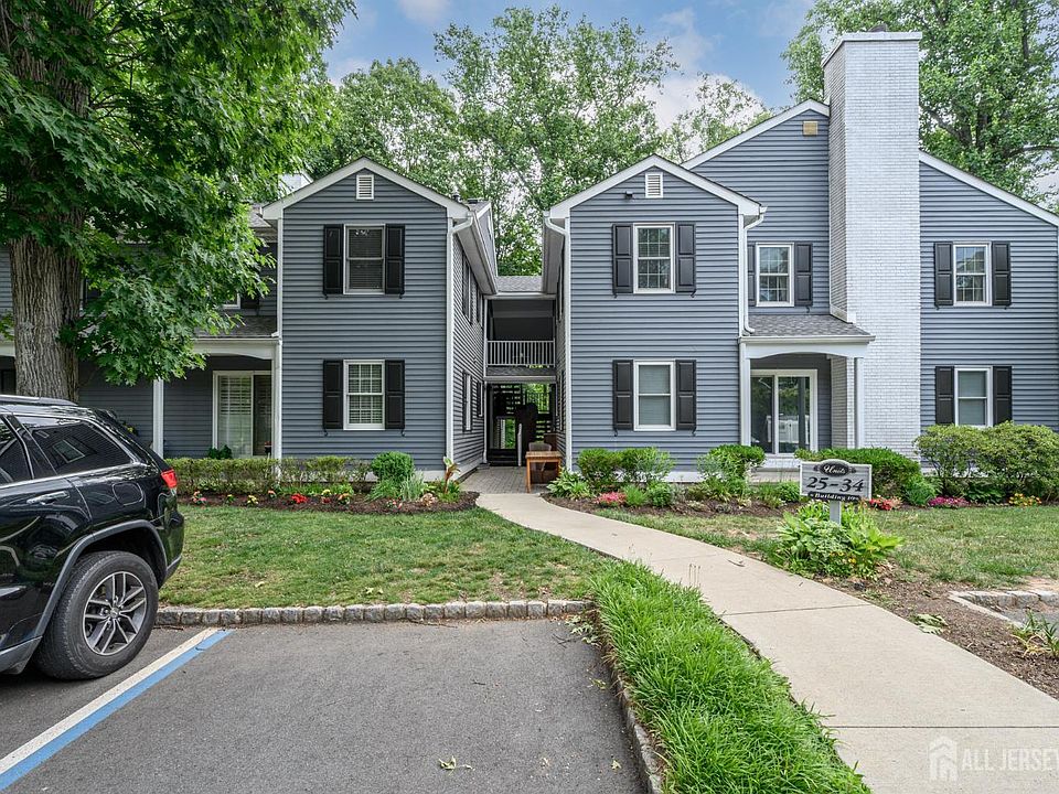 1st image of 28 Countryside Dr