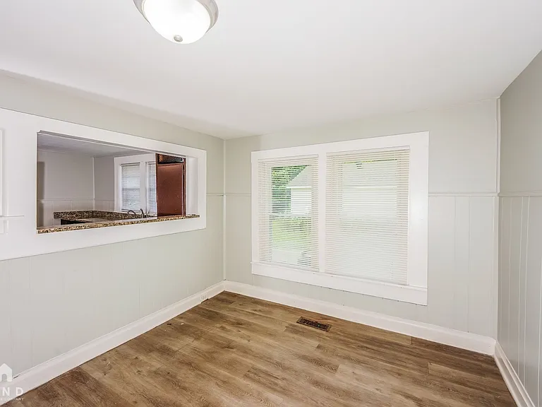 4313 Kendall Ave — Photo 8