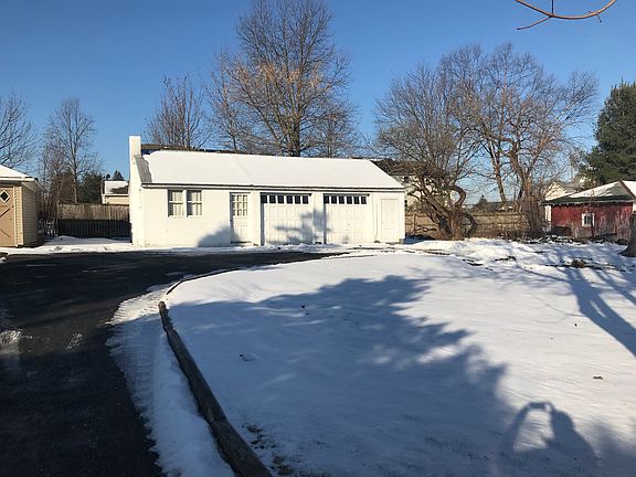 2-bay detached garage