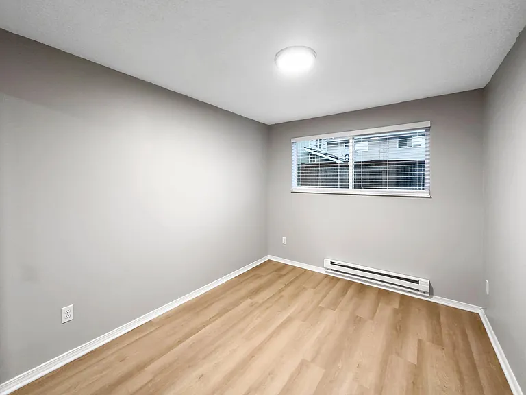 511 Avenue D #A — Photo 7