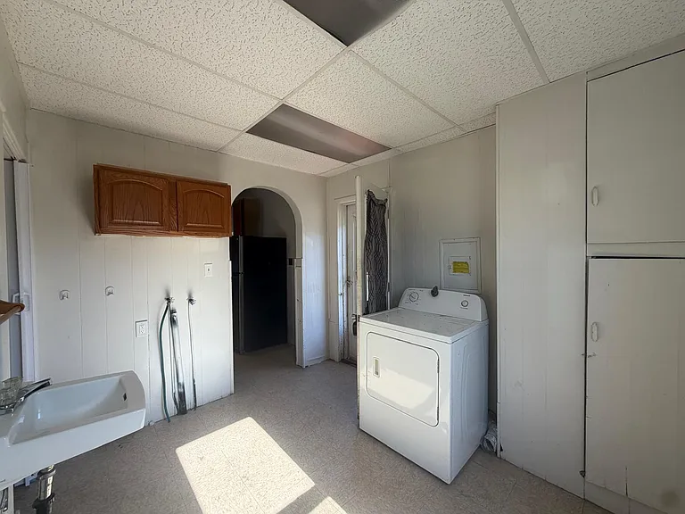 418 E Ash St — Photo 7