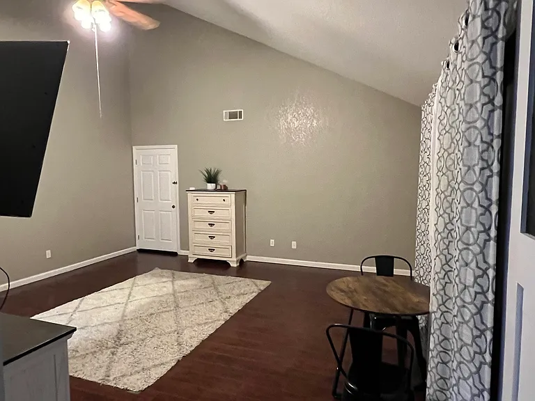 909 Changason Way — Photo 1