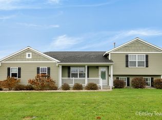 2054 Huntsman Ct NE, Cedar Springs, MI 49319