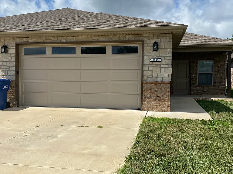 3215 W Reese — Photo 1
