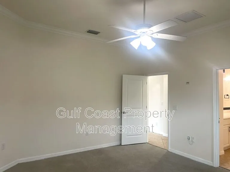 10485 Crooked Creek Dr — Photo 19