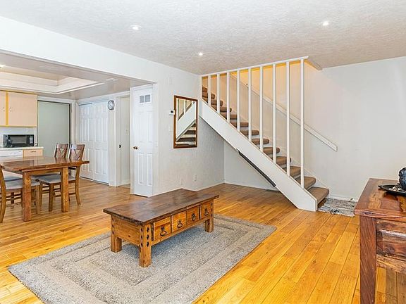 5th image of 870 Southwood Blvd #1