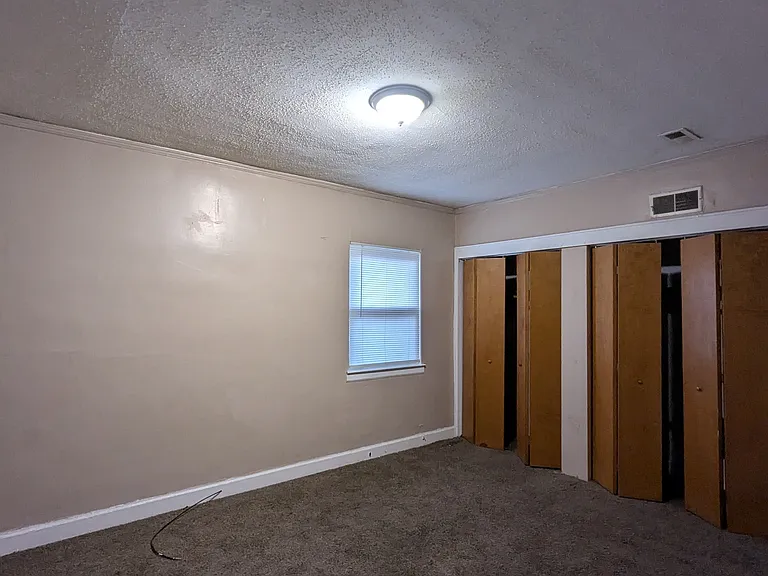 17378 Kentucky Ave #UPPER — Photo 9
