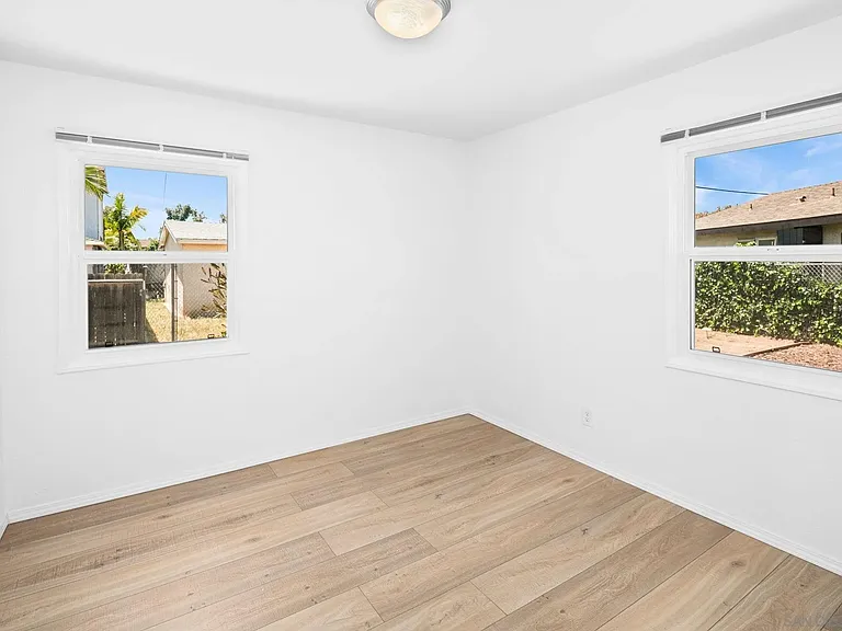 620 Minot Ave — Photo 23