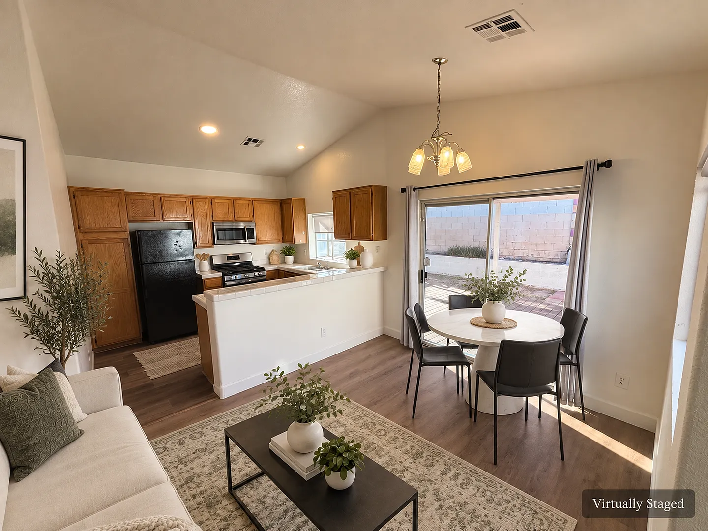 Gorgeous Single Story 2Bed/2Bath/2Car home located in Northwest Las Vegas — Photo 4