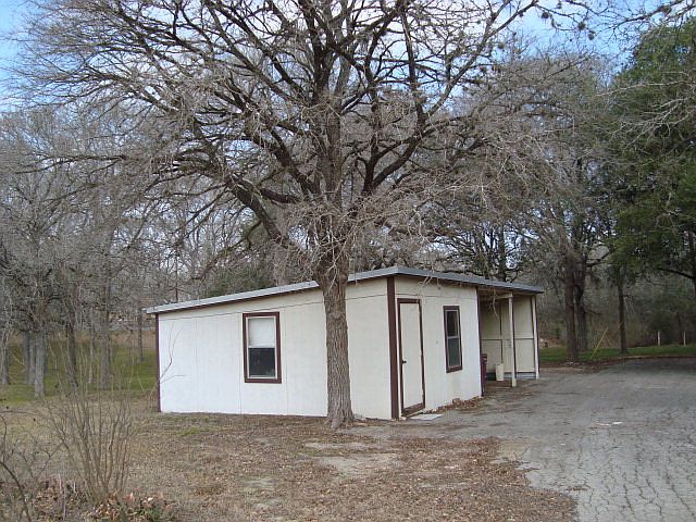 2nd image of 606 N Sarah Dewitt Dr