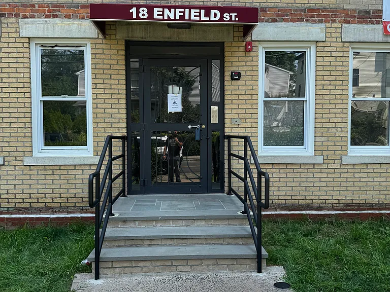 18 Enfield St #2S — Photo 2