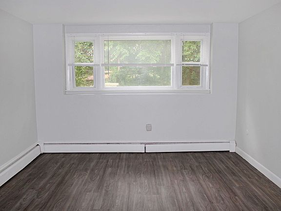 3rd image of 115 Bourne Ave APT 7