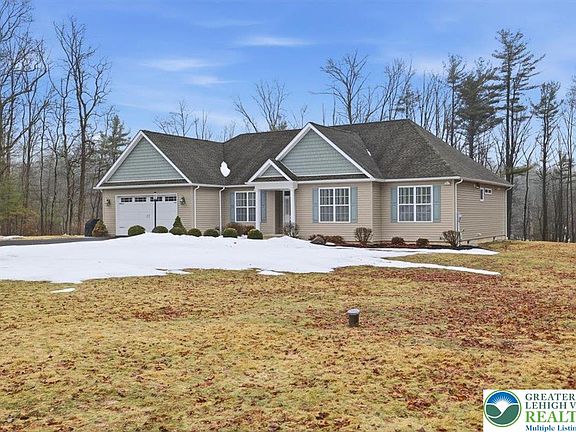 3rd image of 1177 Ross Ln