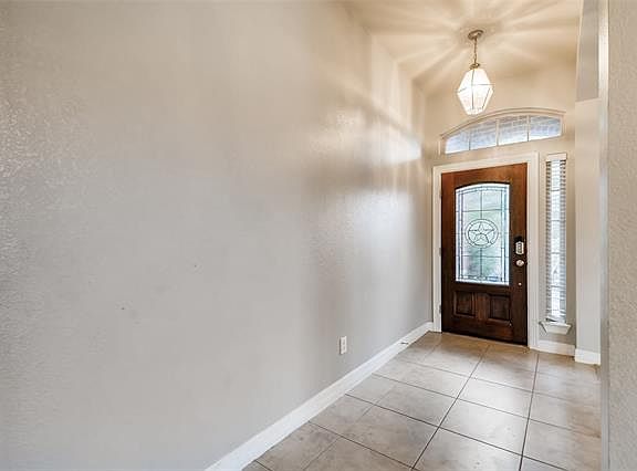 3rd image of 2901 Katie Cir