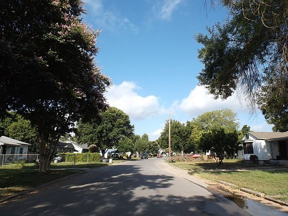 5th image of 130 Sweetbriar Ave