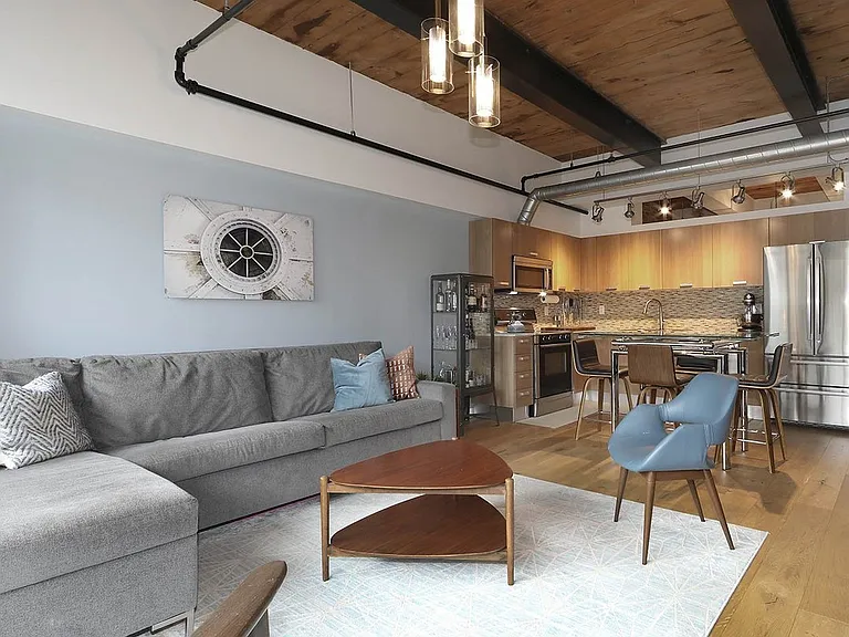 43 Hanna Ave #202 — Photo 2
