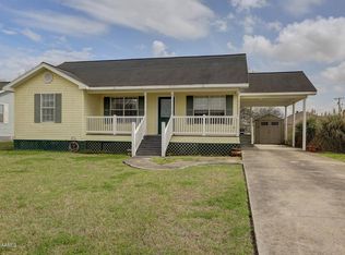 110 Caribbean Dr, Jeanerette, LA 70544