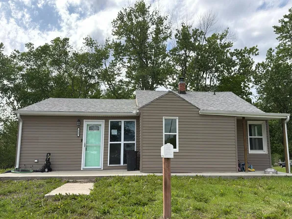 900 S Dallas St, Maysville, MO 64469