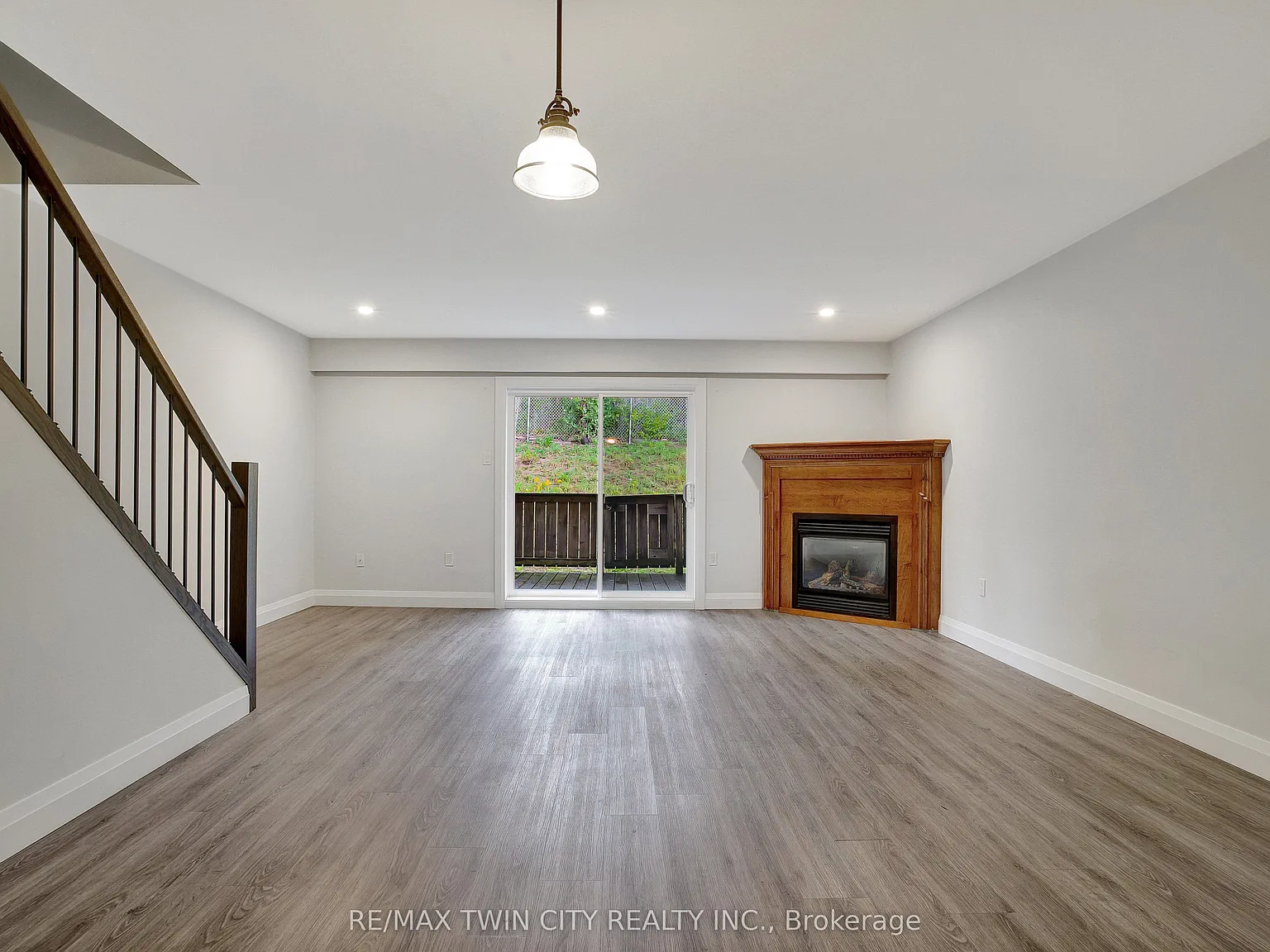 4 bed, $2,500 — Photo 3