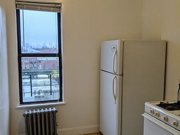 4th image of 31-12 32nd St #23