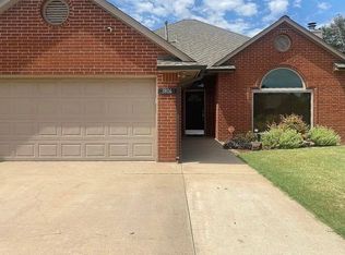 3806 Willow Lake Ln, Enid, OK 73703