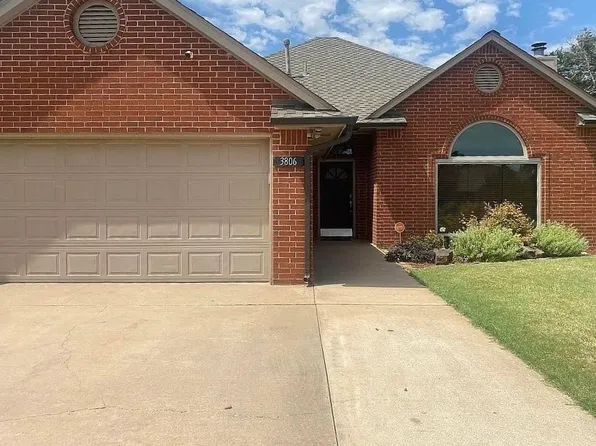 3806 Willow Lake Ln, Enid, OK 73703