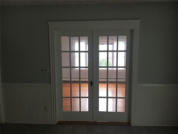 3rd image of 152 Webster St Unit 1