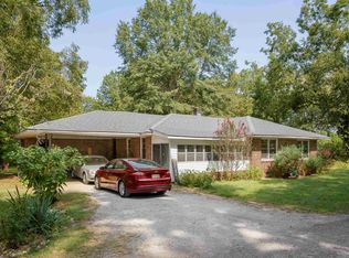 1217 Gayle St, Tuscumbia, AL 35674