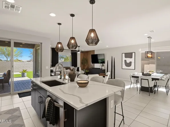 9022 W SAN MIGUEL Avenue, Glendale, AZ 85305