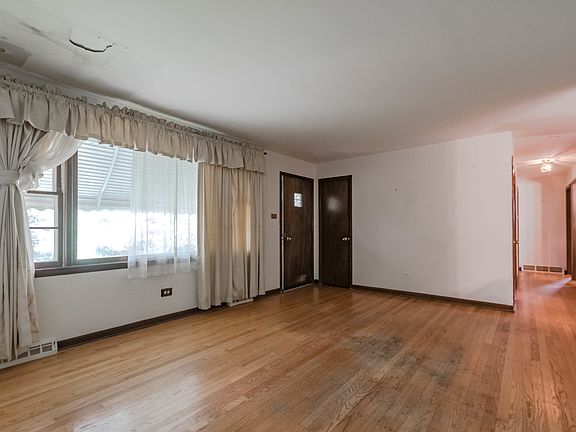 4th image of 1213 Damico Dr