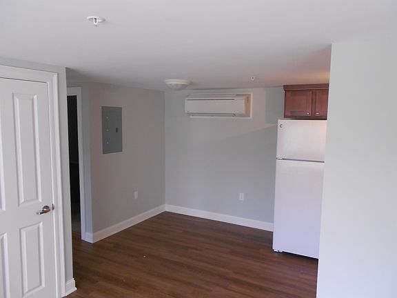 Dining area, with AC head