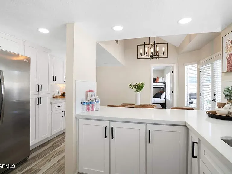 4326 E Whitney Ln — Photo 28