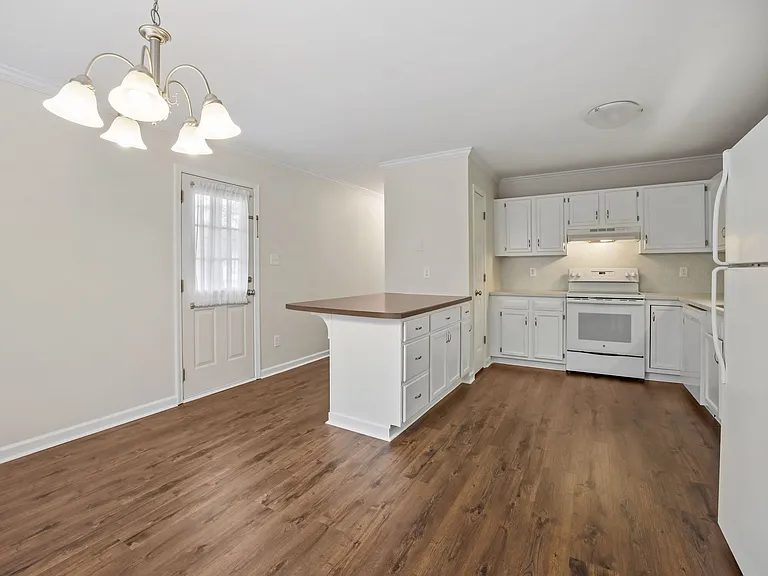 174 Park Place Dr #174 — Photo 4