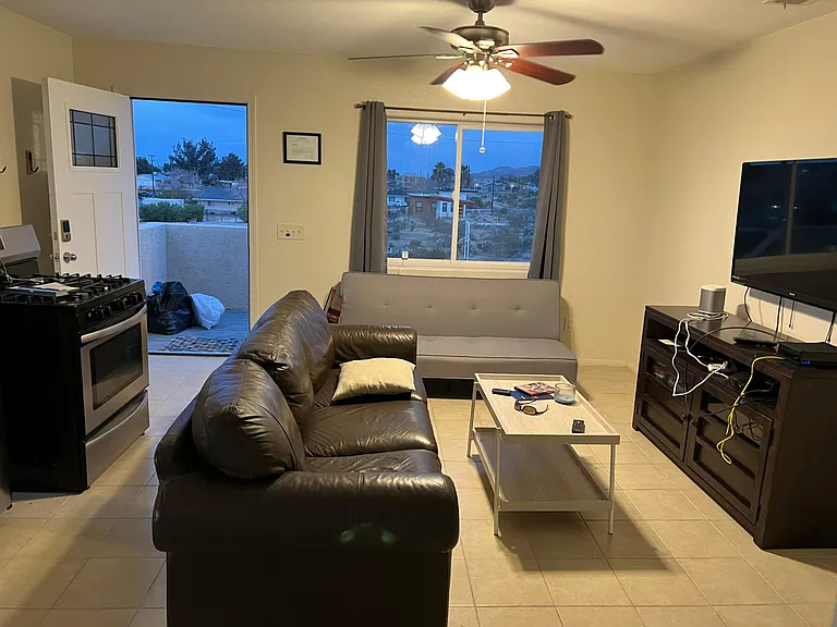 61786 Desert Air Rd #B — Photo 11
