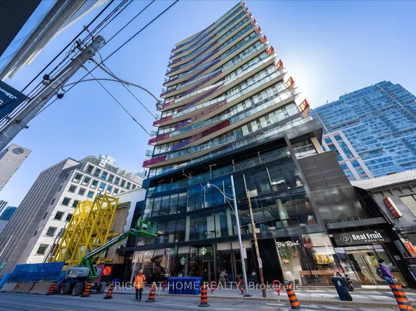 215 Queen St W Unit 1907, Toronto, ON M5V 1Z4