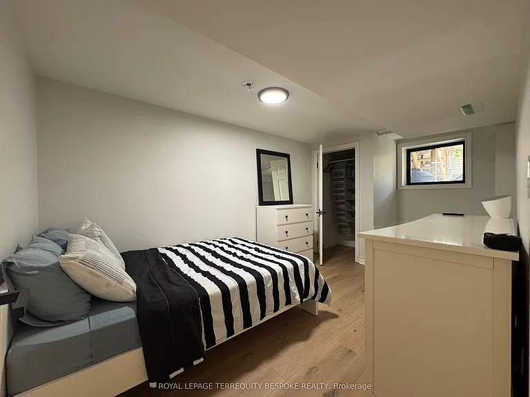 229 Caledonia Rd #LOWER — Photo 12