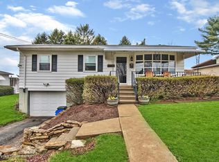 105 Pequest Dr, Scranton, PA 18505