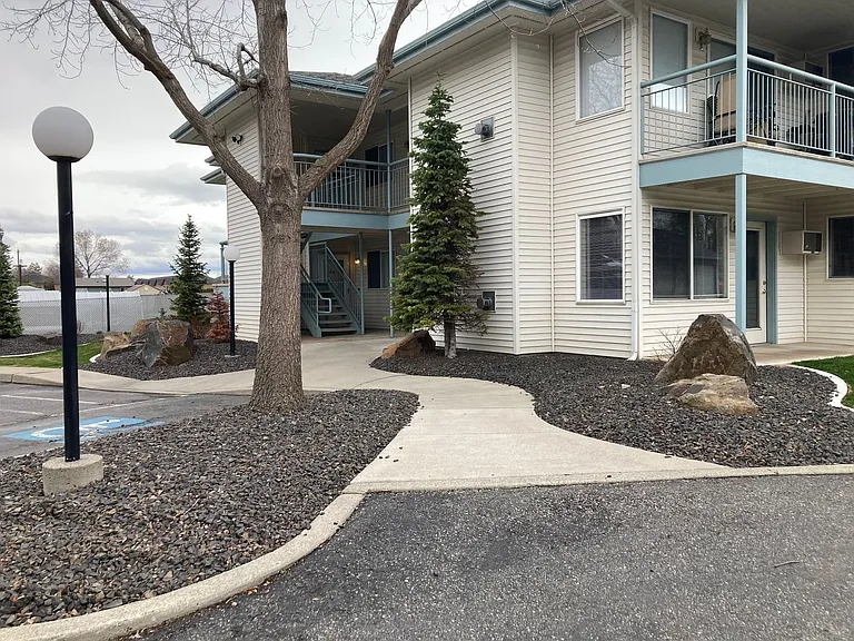 11401 E 4th Ave — Photo 1