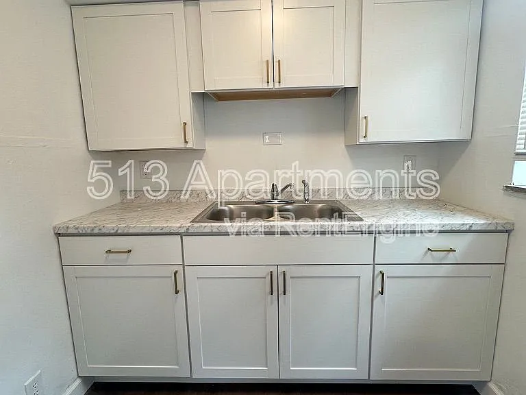 1649 Anita Pl #3 — Photo 2