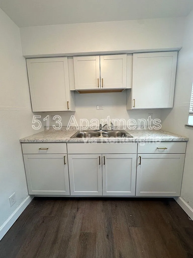 Building Photo - 1649 Anita Pl #3