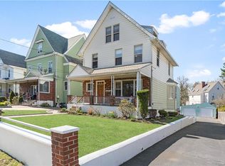 21 Linden Pl, New Rochelle, NY 10801