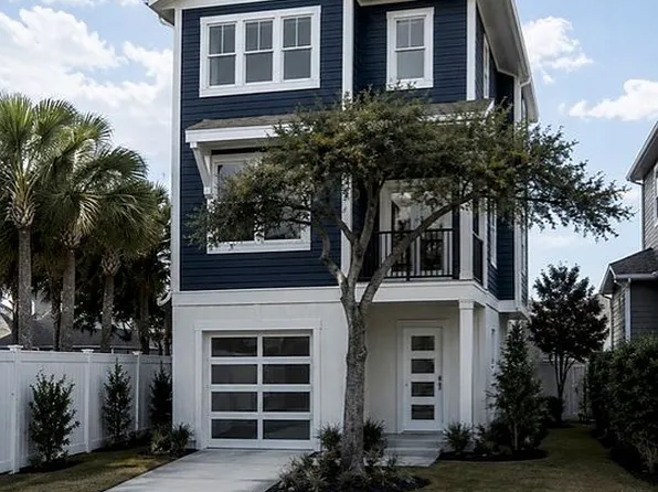805 S 5th St, Carolina Beach, NC 28428