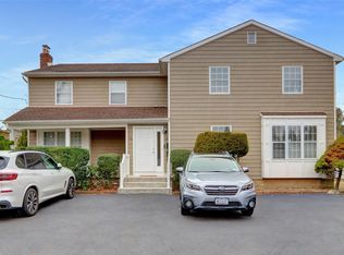 176 Jackson Ave APT A, Syosset, NY 11791