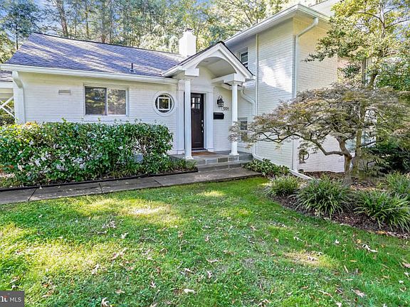 4th image of 1201 Lyndale Dr