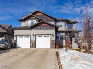 3 SE Regal Ct, Sylvan Lake, AB T4S 0G2