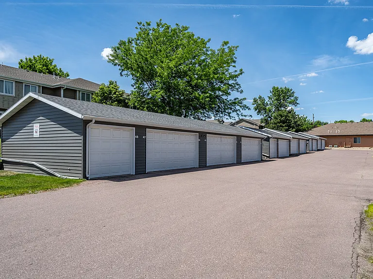 Prairie Winds Apartments — Photo 10